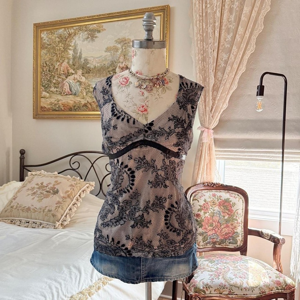 lace fairy top  Y2K Clothing Co lace tank top size large